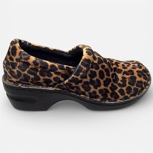 BOC by Born Peggy Leopard Suede Clogs Sz 8